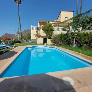 https://villa-udilla.tenerifehoteles.net